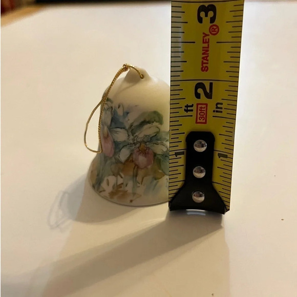 1992 Good Luck Bell Signed Floral Hand Painted Ceramic Unglazed - Picture 9 of 9